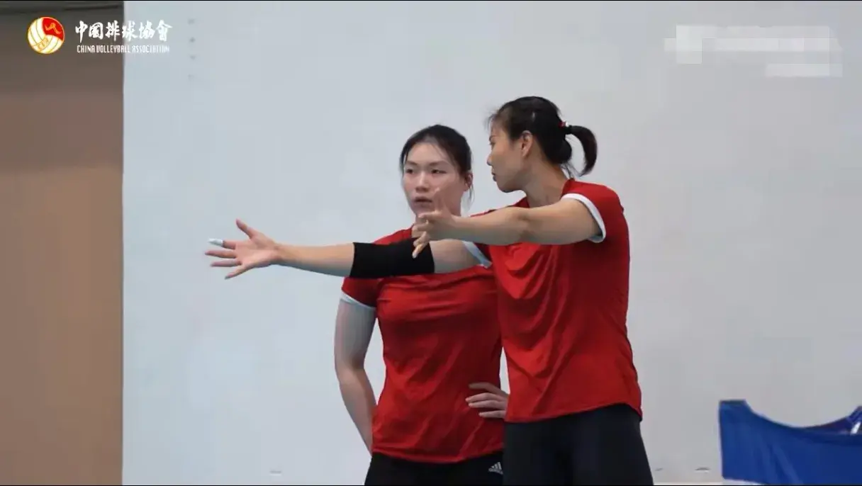 以确定她是, div