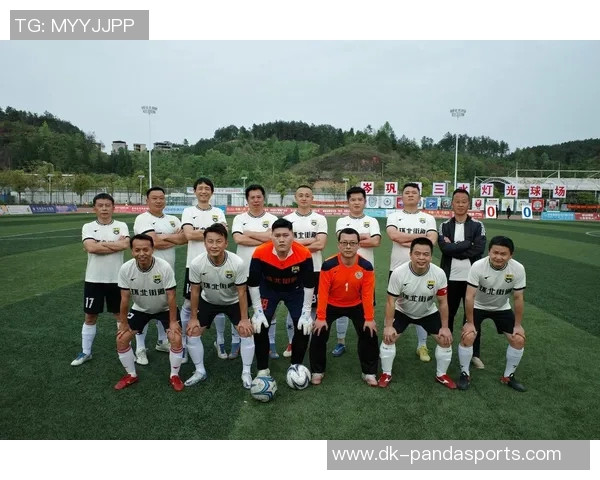 从草根到绿茵英雄 半路出道的足球球星逆袭之路